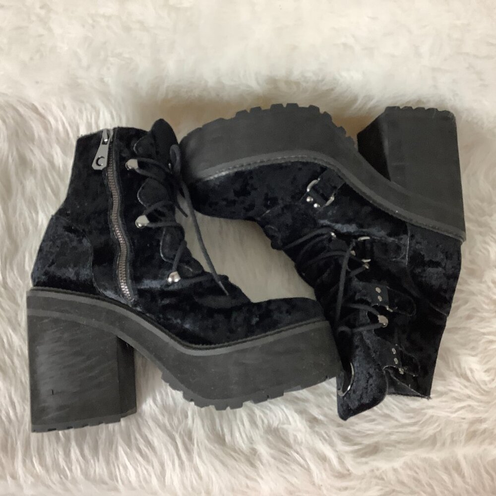 Killstar Black Velvet Broom Rider Platform Boots EU 41 US 10 - Picture 4 of 9